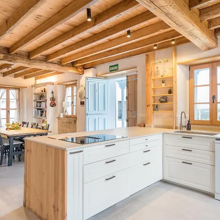 Casona Azul Llue - Asturias Vacations بيت للعطل كولونغا