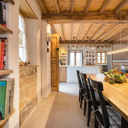 Casona Azul Llue - Asturias Vacations بيت للعطل كولونغا