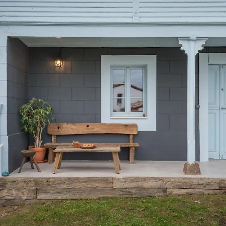 Casona Azul Llue - Asturias Vacations بيت للعطل كولونغا